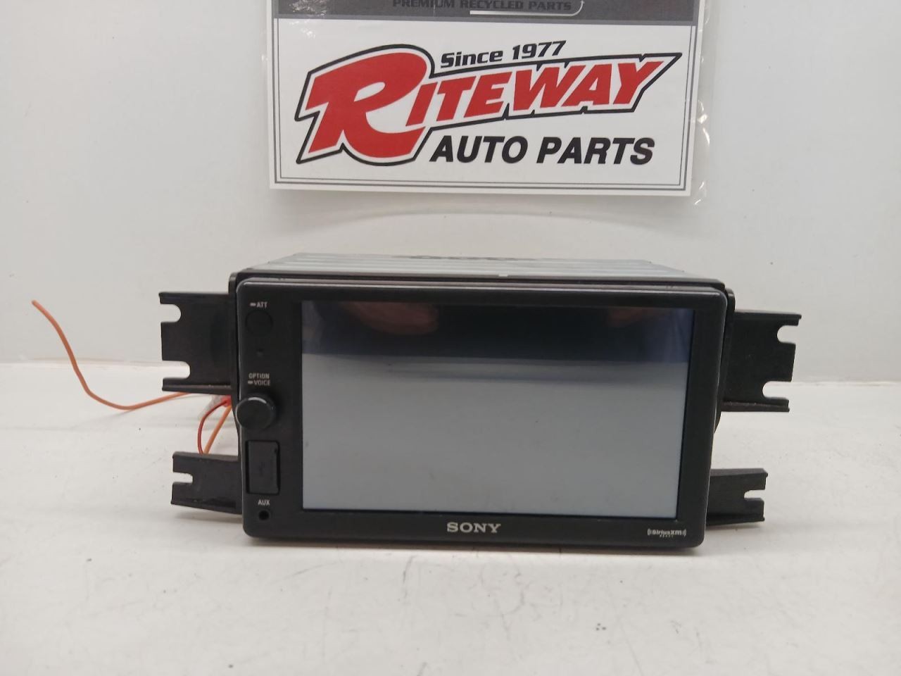 97-04 CORVETTE C5 AFT SONY TOUCH SCREEN 6.2″ RADIO AND CARBON FIBER TRIM