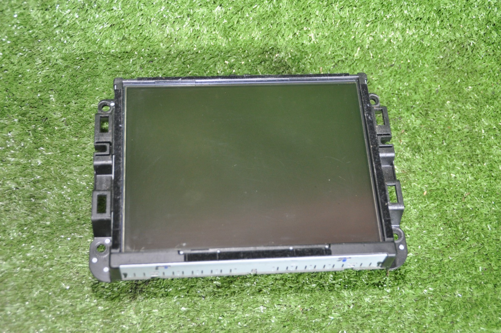 2013-2018 Dodge Ram 1500 AM FM Radio Receiver Navigation With Display Screen OEM