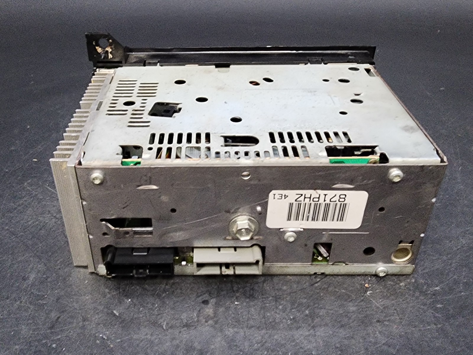 OEM 88-02 Chrysler Dodge Jeep AM FM Radio Cassette Player P04858556 Used