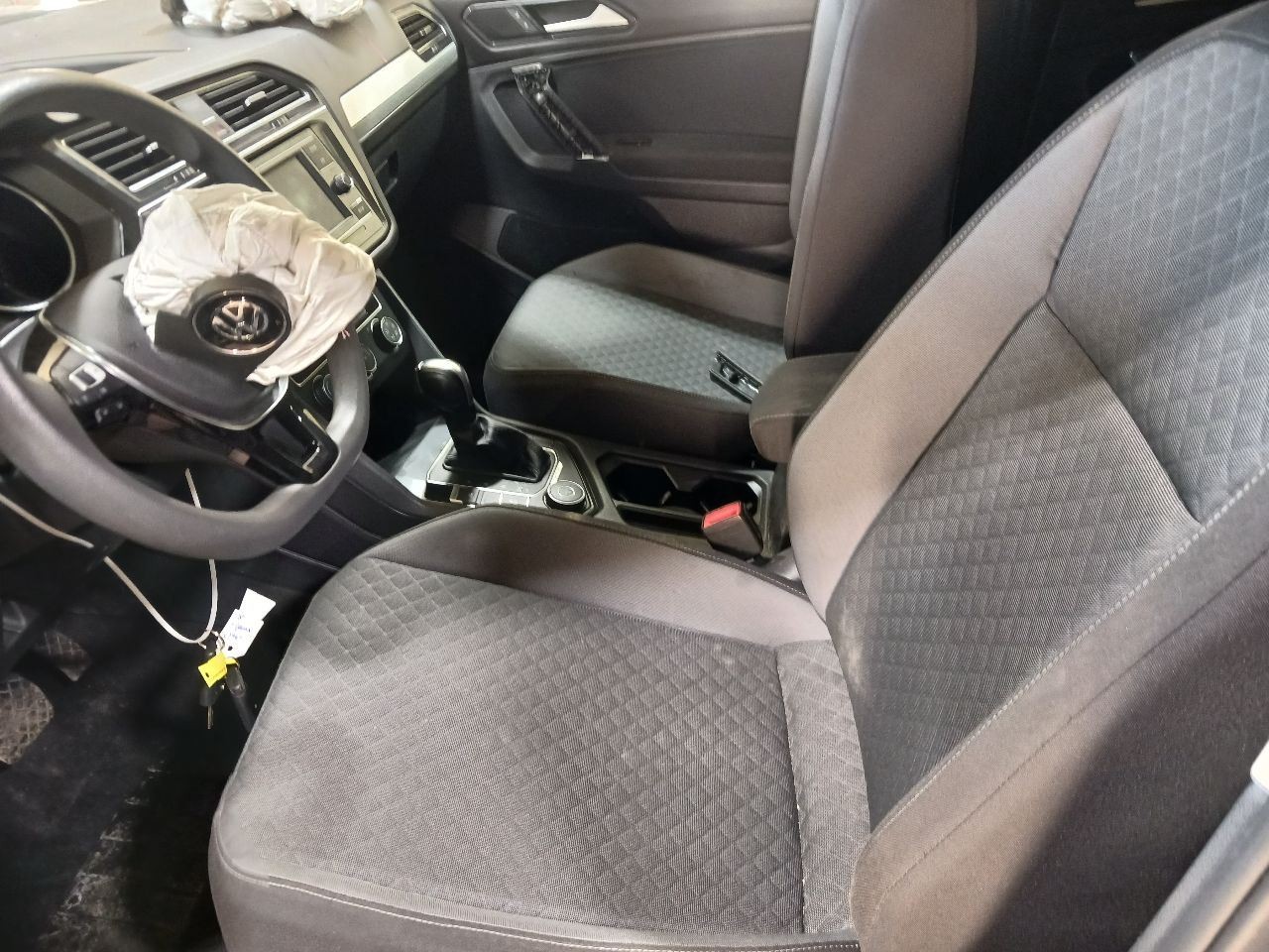 Audio Equipment Radio Receiver Center Dash Mounted Fits 18-20 TIGUAN 12886543
