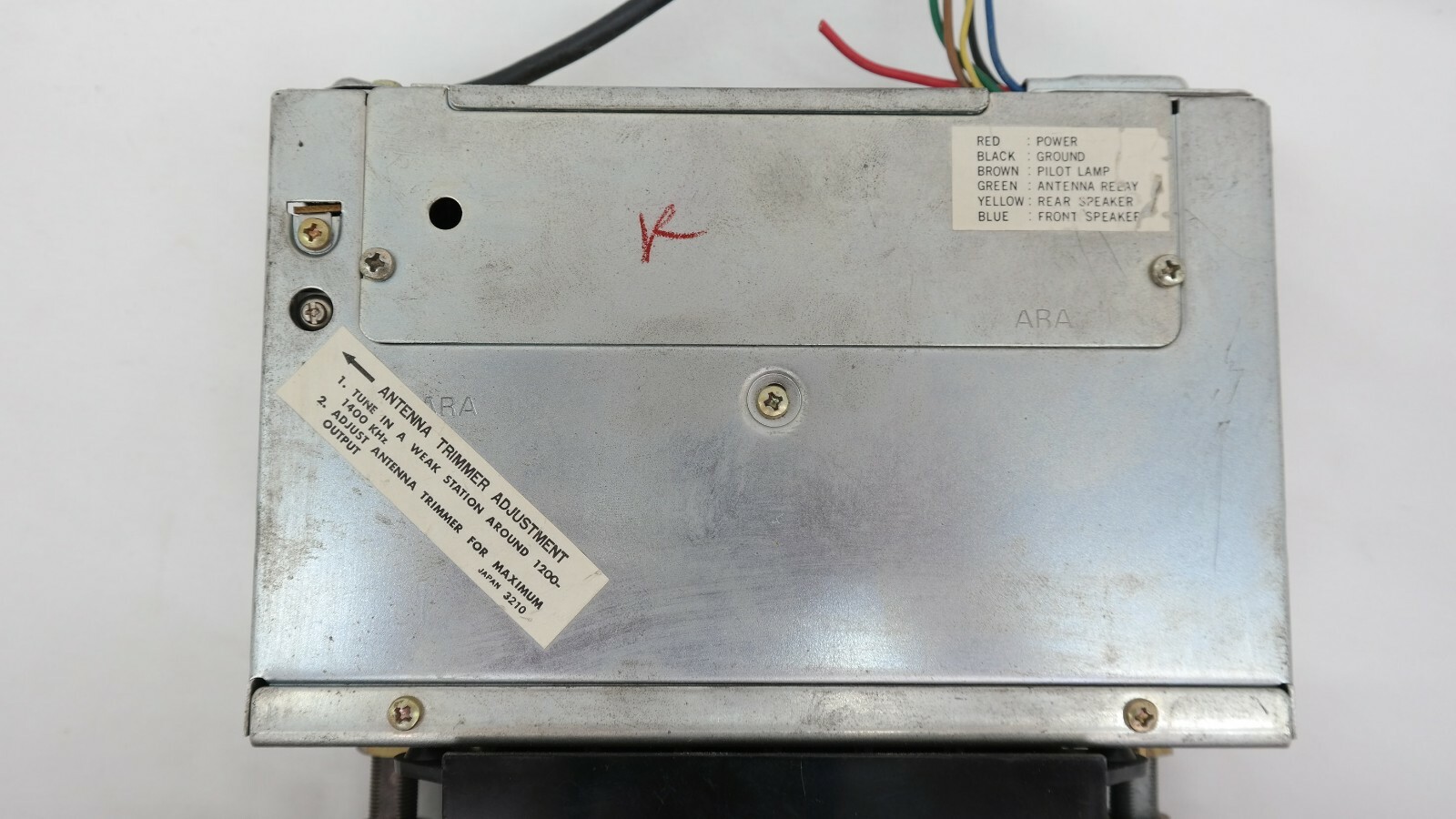 Vintage A-R-A Car Radio AM Push button Model 6703100 12 Volt Negative Ground TF