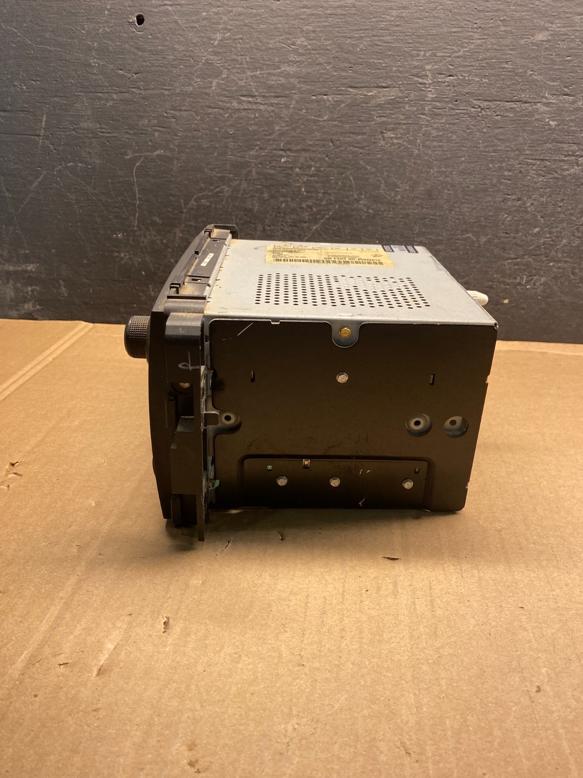2007 to 2014 GMC Chevy Truck Yukon Silverado AM FM Radio OEM AE7915 DG