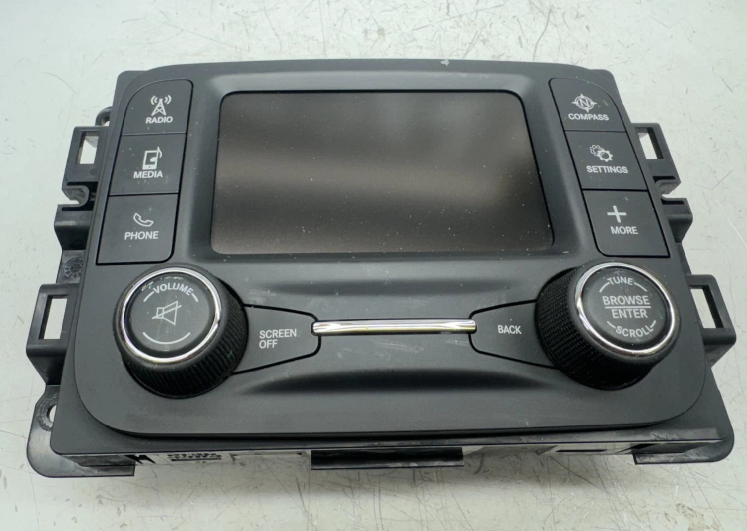18-20 Dodge 2500 Radio/CD display and receiver, 5.0″ screen, Uconnect 3,opt RA2