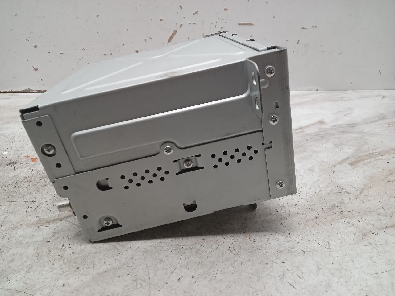 Audio Equipment Radio Receiver AM-FM-XM-CD-MP3 Opt Uye Fits 11-12 CAMARO 331191