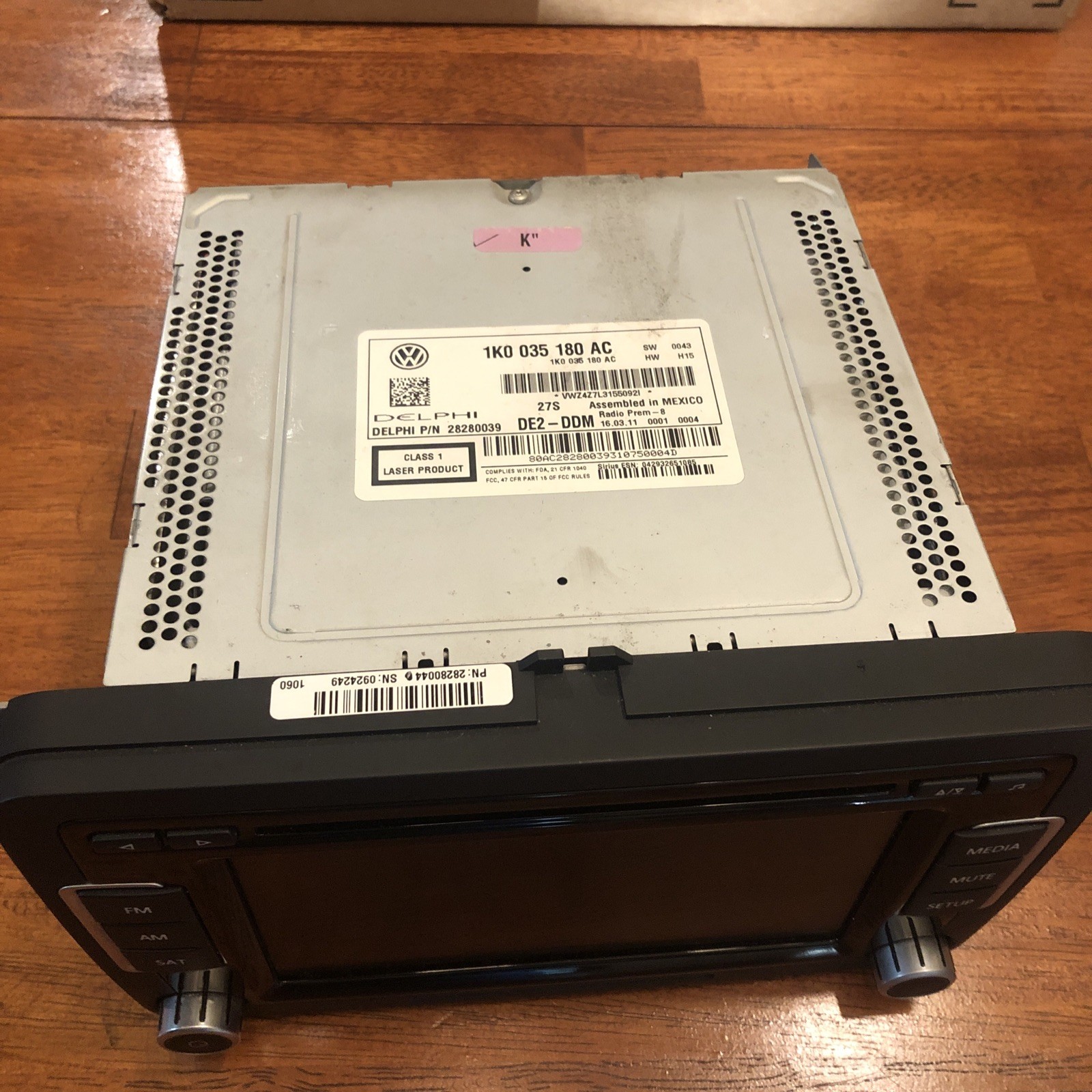 2009-2011 Volkswagen VW CC Radio AM/FM CD Disc Player Screen 1K0-035-180-AC OEM