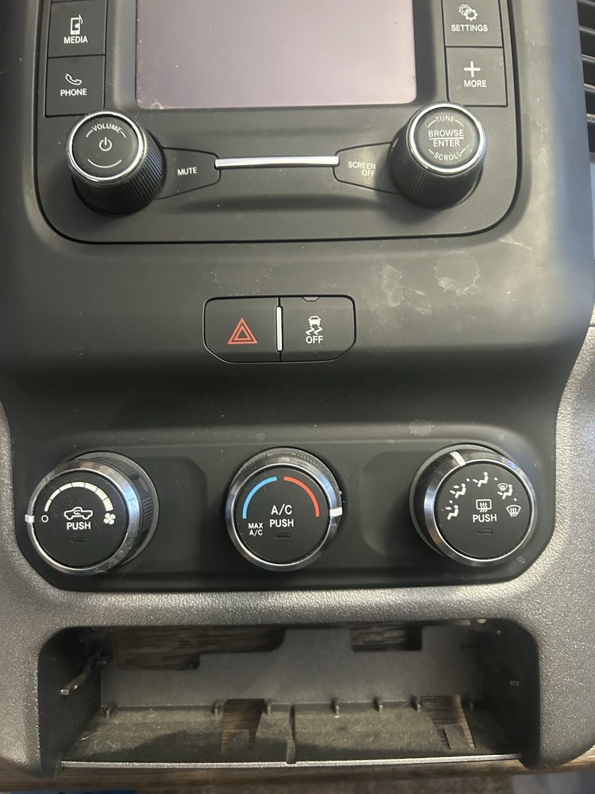 2020 RAM Uconnect 5″ Inch Screen Radio A/C Controls Vents Screen