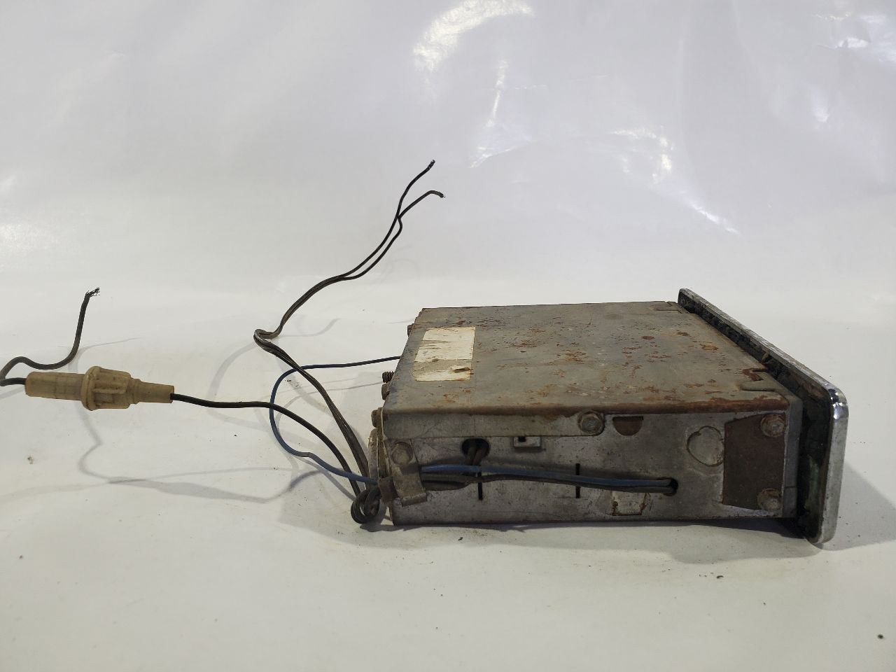 1968 1970 Volkswagen Beetle OEM Sapphire IX Not Tested Radio Sold As Is