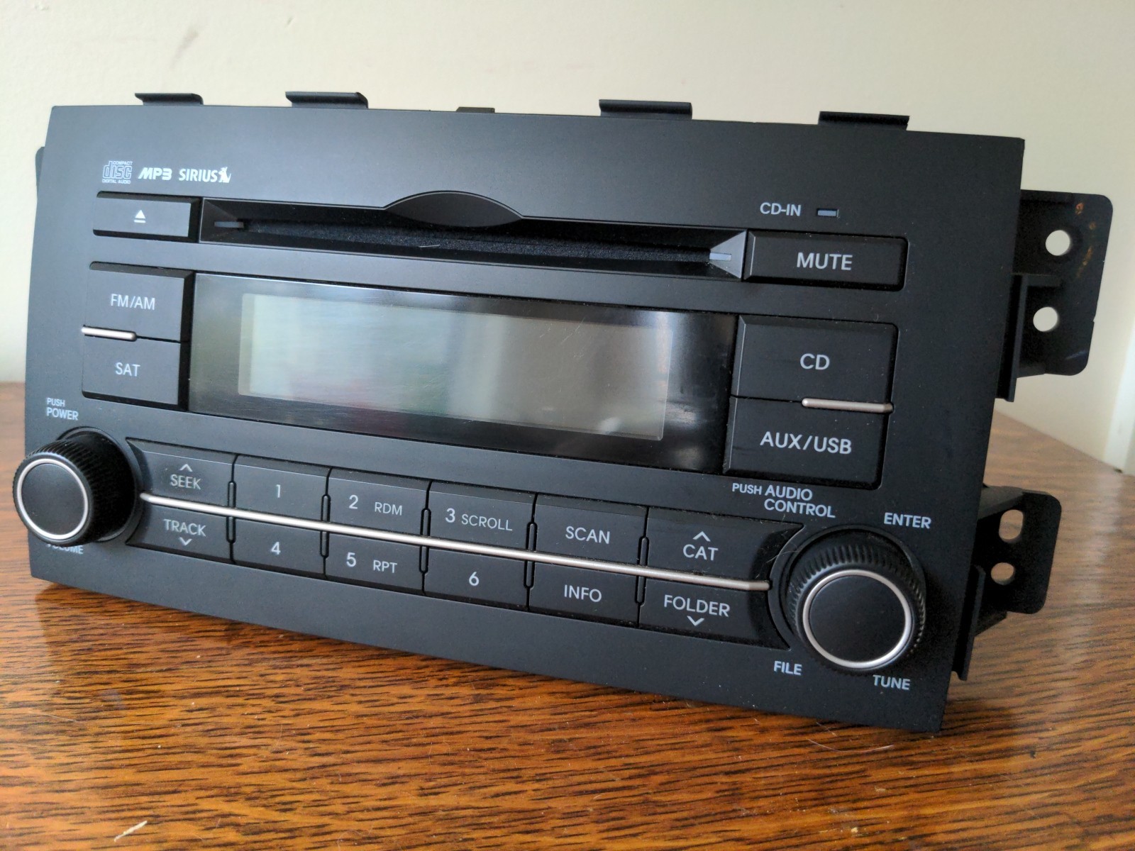KIA Car Stereo Factory 2009-2011 CD/MP3/AM/FM Sirius Radio 96130-2J400WK OEM