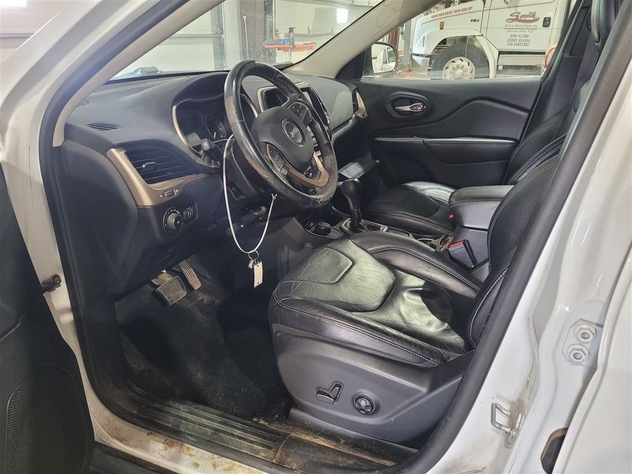 Radio Player Radio Receiver 8.4″ Display Screen Fits 14 CHEROKEE 1159832