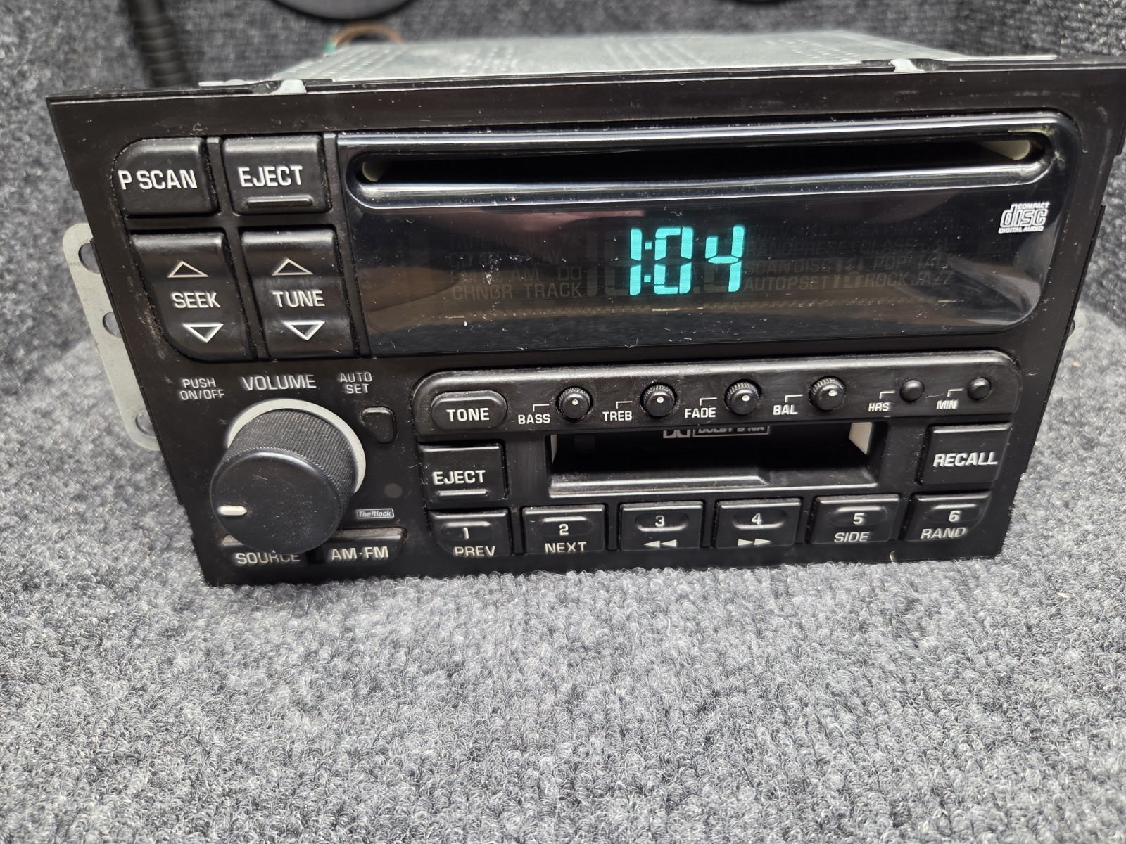 96-03 GM AC DELCO Radio 9373354 – CD, Tape, Am/Fm Tested Works Great