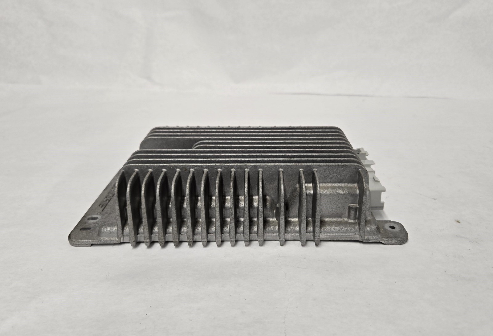 2003-06 GMC Yukon XL K1500 5.3L Radio Audio Stereo Amplifier Amp ID-15267752 OEM