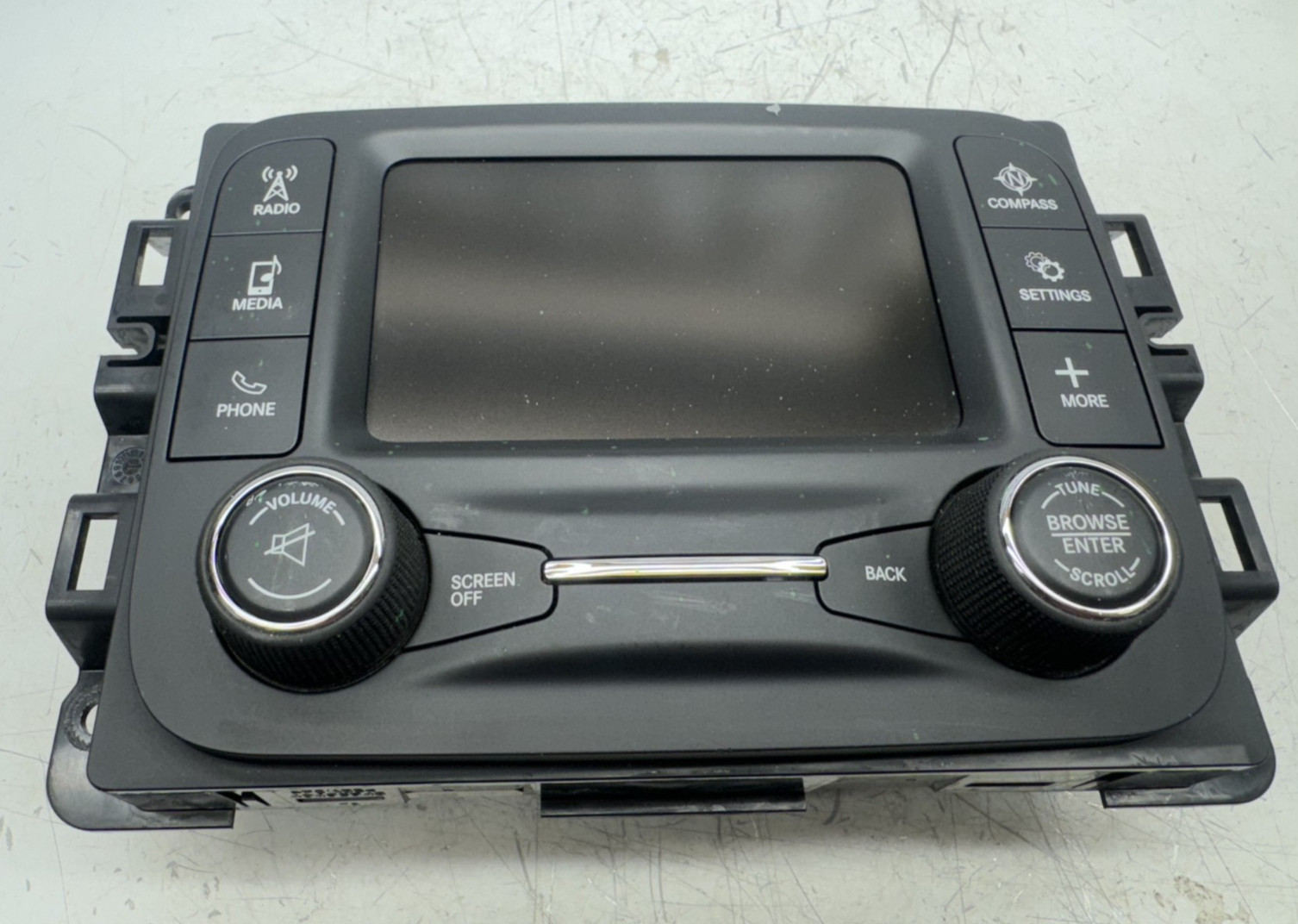 18-20 Dodge 2500 Radio/CD display and receiver, 5.0″ screen, Uconnect 3,opt RA2