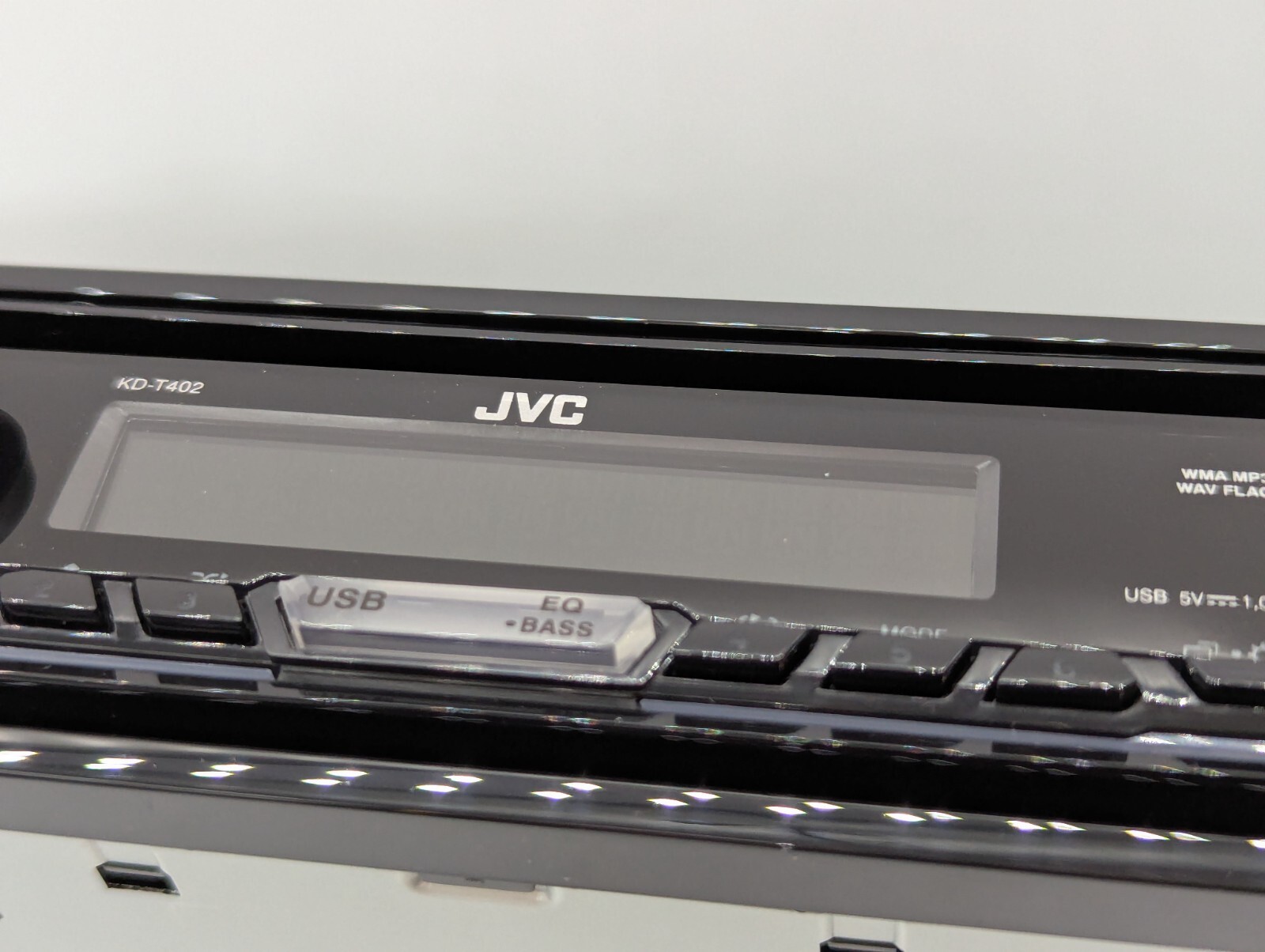 JVC KD-T402 car audio stereo CD MP3 tuner radio for USB Android aux input DIN