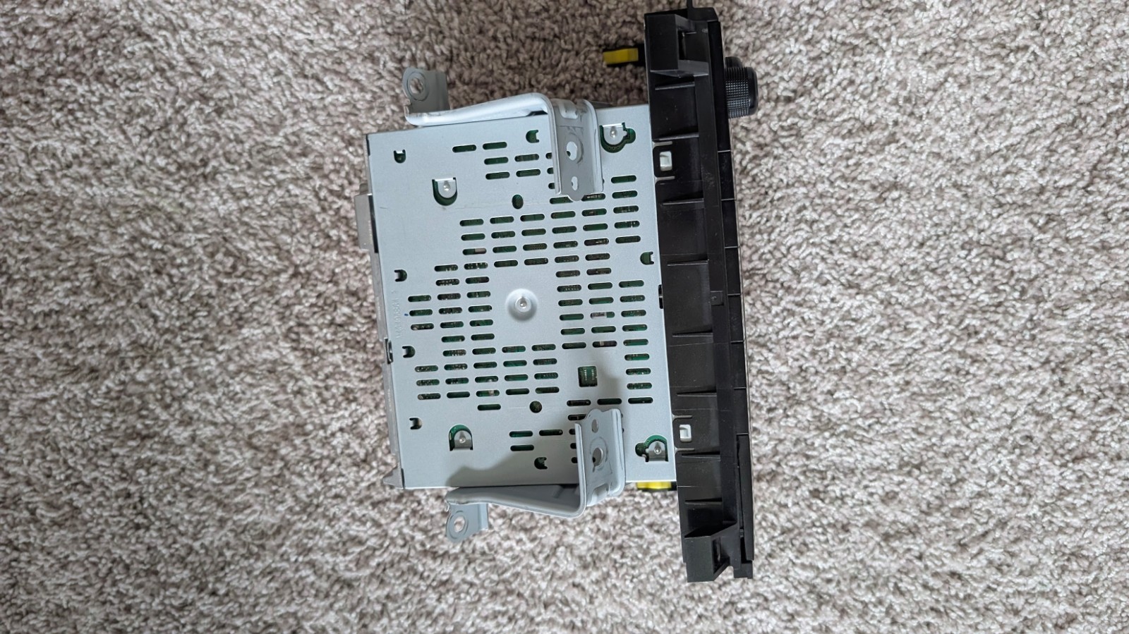 Toyota Tundra 2007-2012 / Sequoi OEM AM/FM CD MP3 WMA Radio Receiver 86120-0C300