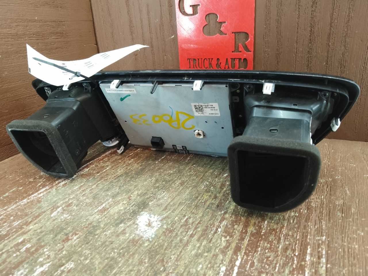 2018-2020 CHRYSLER PACIFICA RADIO DASH DISPLAY SCREEN RECEIVER PLANEL 68316174AB