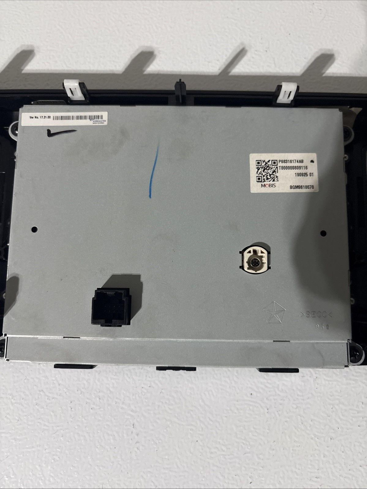 Uconnect Radio head Unit For 2018-2020 Chrysler Pacifica