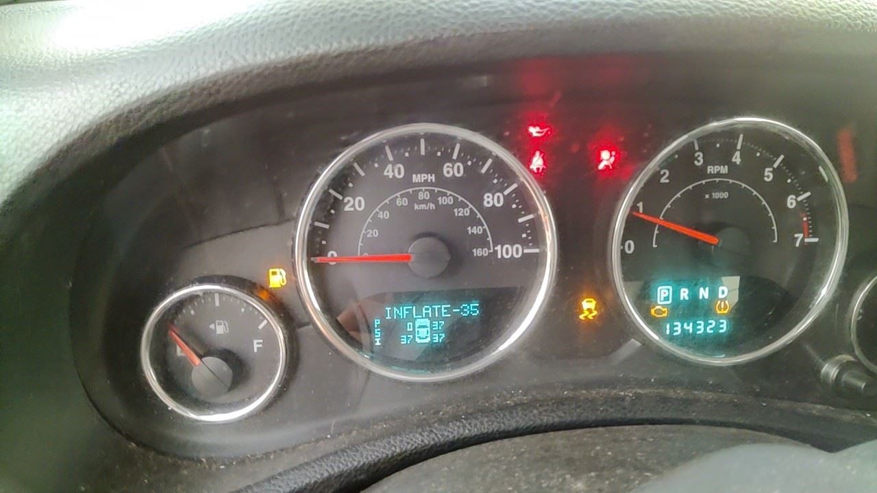 Audio Equipment Radio Receiver AM-FM-CD-MP3 Fits 12-14 17 WRANGLER 7064311