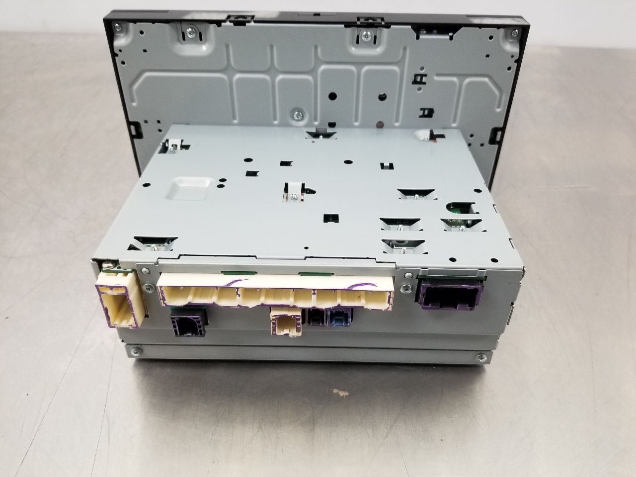 22 TOYOTA TACOMA SR RADIO AUDIO DISPLAY AND RECEIVER 8614004110