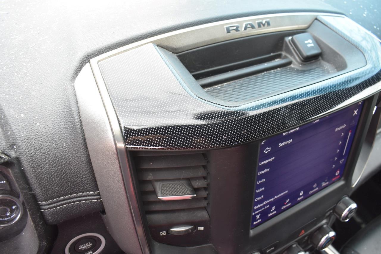 2019 RAM 1500 8.4″ UCONNECT 4 OEM RADIO W/ CONTROL PANEL & RECEIVER UCM NON-NAV