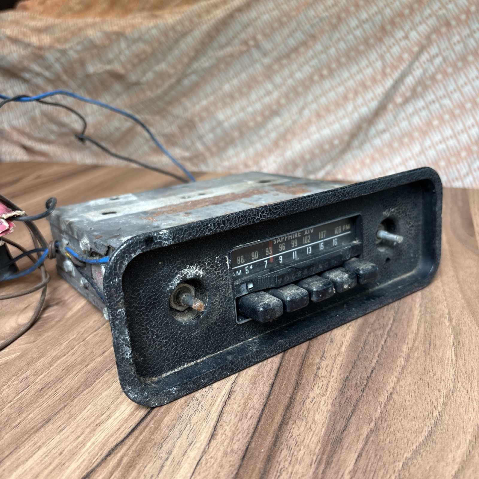 Volkswagen VW Beetle Bus AM/FM Radio Sapphire XIV Radio 12V