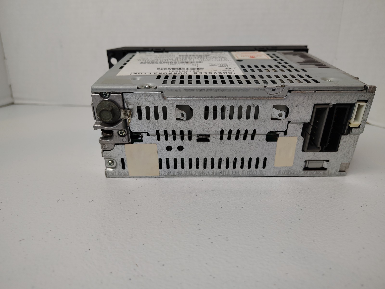 Genuine OEM Chrysler Jeep Dodge AM/FM Radio Cassette Player P04704331