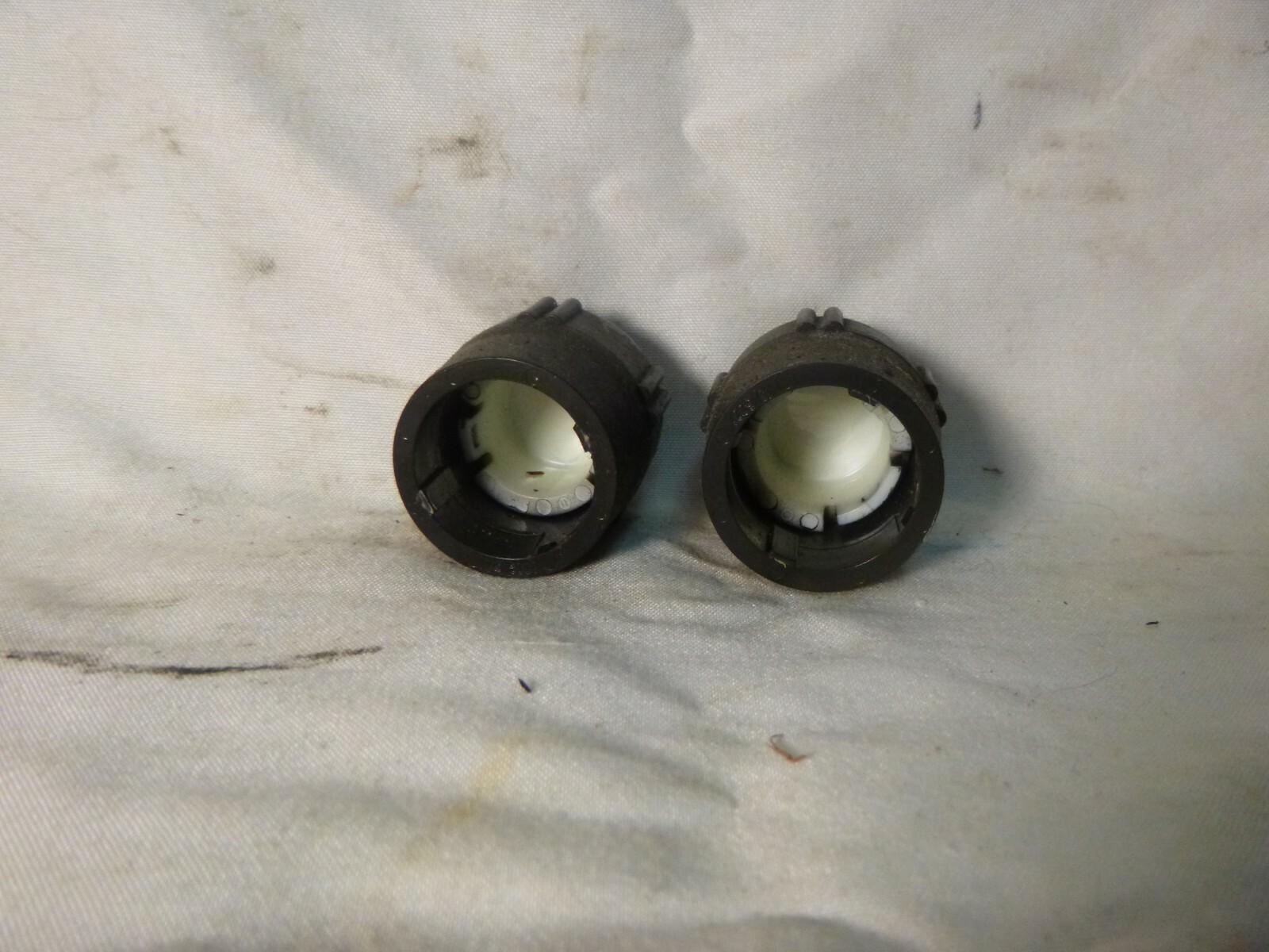 05 06 Chevrolet Equinox Radio Cd Knob Set 15868182 KQX30