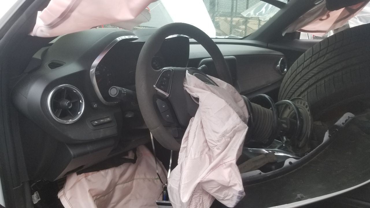 18 CHEVY CAMARO RADIO AUDIO RECEIVER 84278526