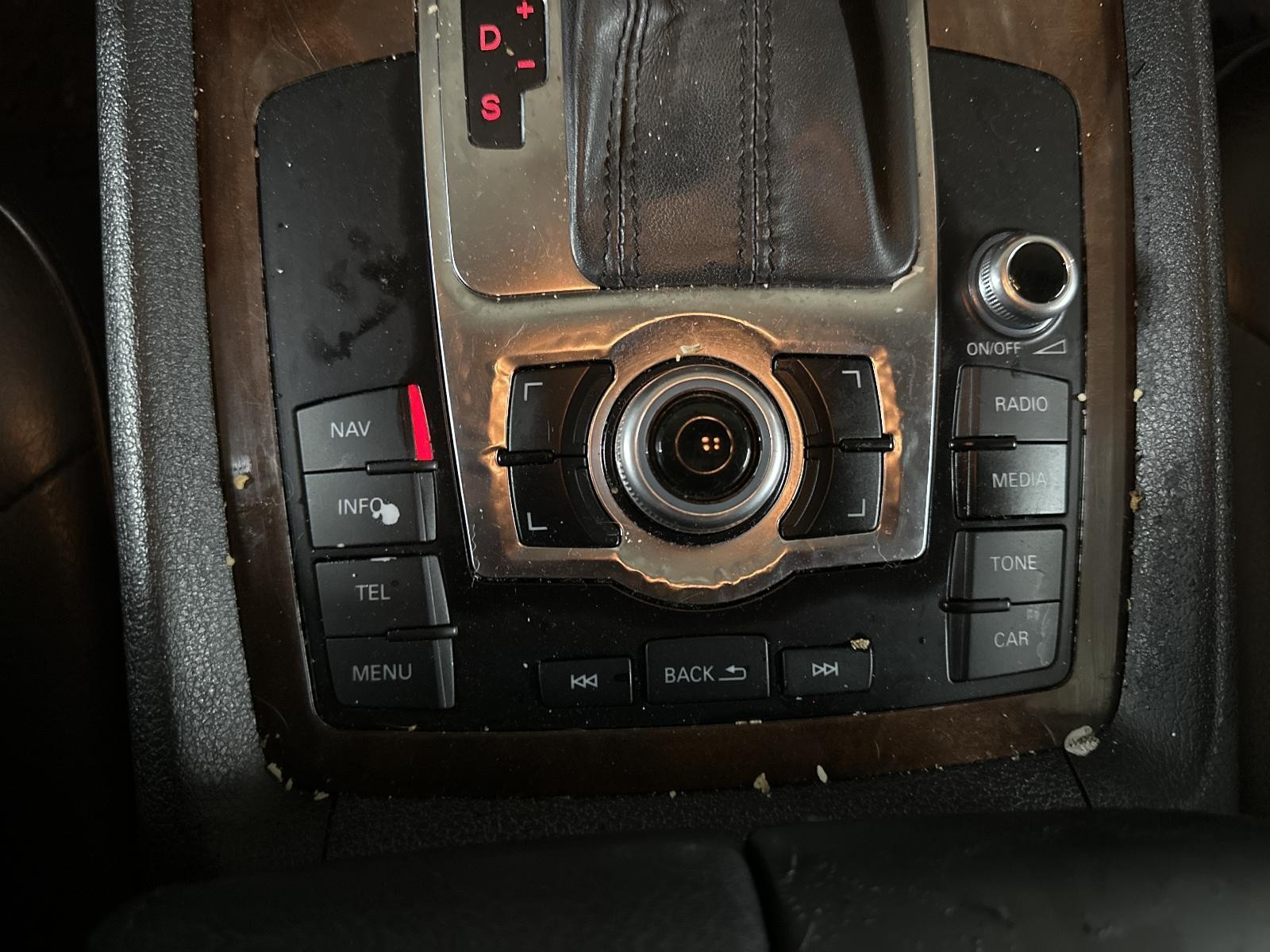 12-15 Audi Q7 Radio Control Console Munted ID 4L0919614B *May Need Programming*