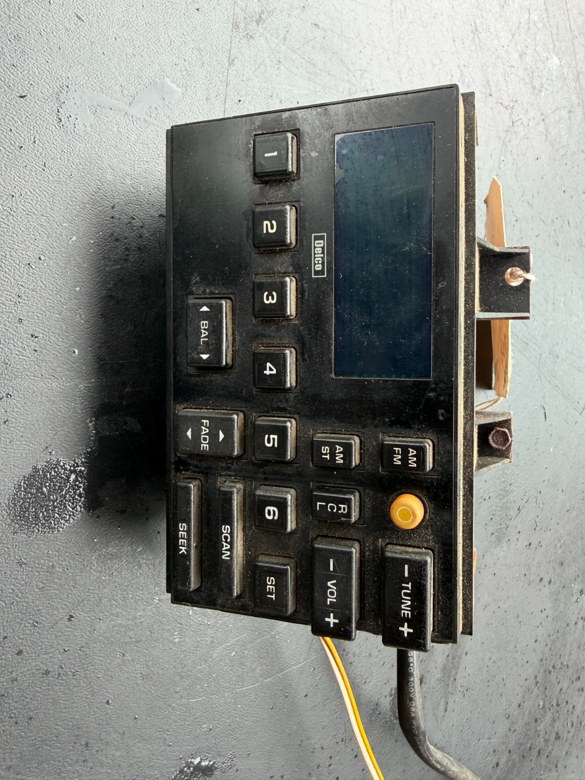 🐼 88-94 GM GMC / Chevrolet AM/FM Radio Stereo Control Head Unit 🌟