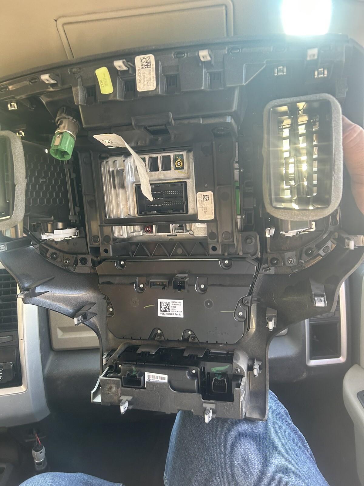 2019-2023 RAM 1500 5″ UCONNECT 4 OEM RADIO W/ CONTROL PANEL & RECEIVER