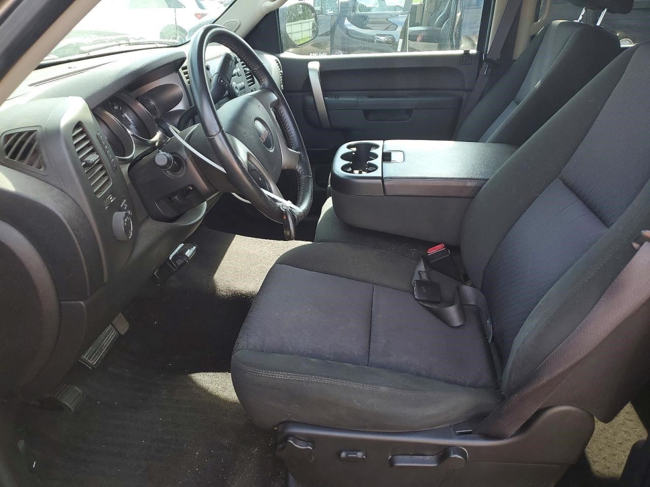 Audio Equipment Radio AM-FM-CD-MP3-USB Fits 11-21 EXPRESS 2500 VAN 1359975