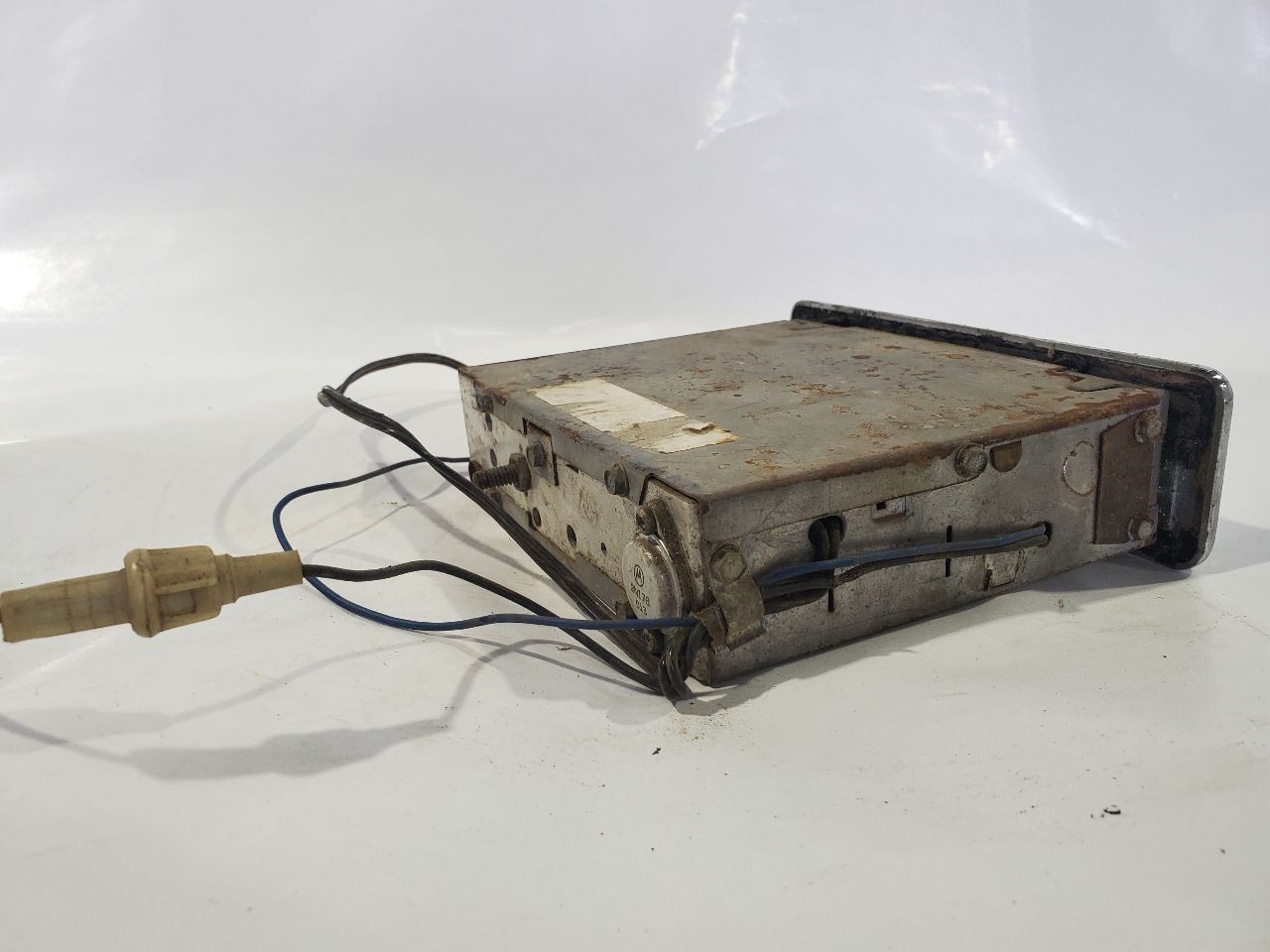 1968 1970 Volkswagen Beetle OEM Sapphire IX Not Tested Radio Sold As Is