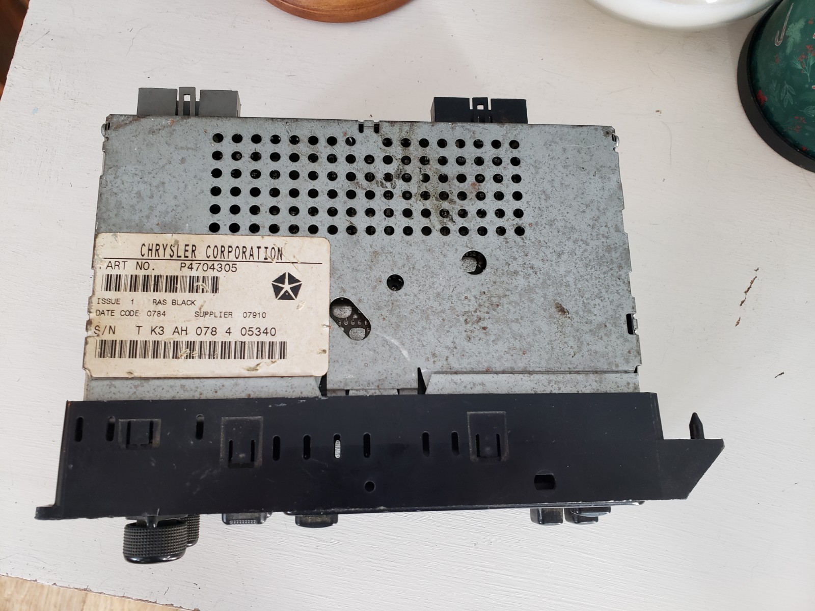 Vintage Chrysler Corporation, OEM, Cassette/radio. P4704305. not Tested