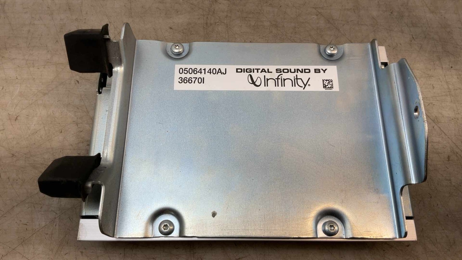 Jeep Wrangler JK OEM Infinity Premium Amp Amplifier 05064140AJ 2007-2010 177796