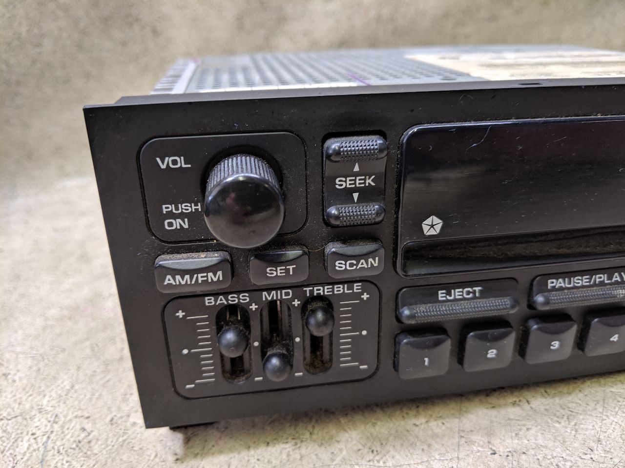 Stereo Radio Receiver AM FM CD Player Fits 97-03 DODGE 1500 VAN os30-205358