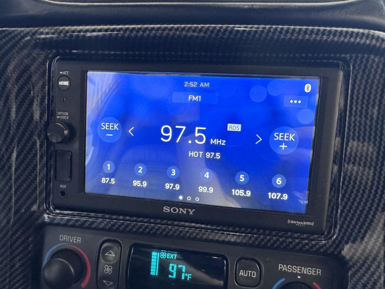 97-04 CORVETTE C5 AFT SONY TOUCH SCREEN 6.2″ RADIO AND CARBON FIBER TRIM