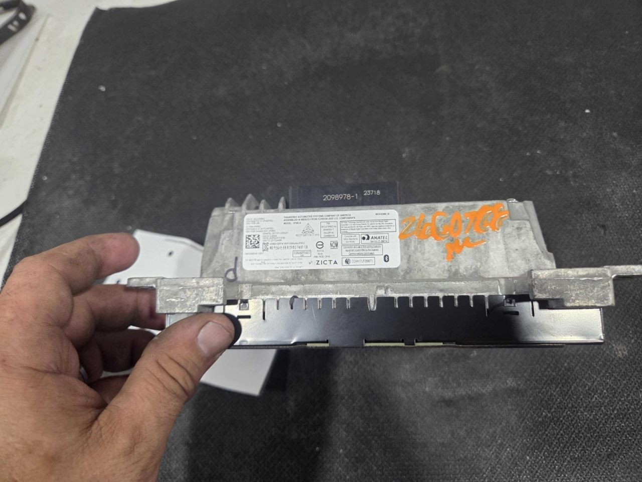 Audio Equipment Radio Display And Receiver Uconnect 4C Fits 18-19 300 2189748