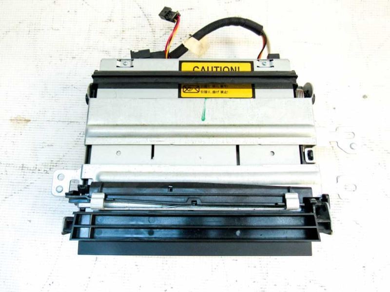 03-13 Mercedes X164 W251 W164 R170 W211 W219 6 Disk CD Changer Player 2118706189