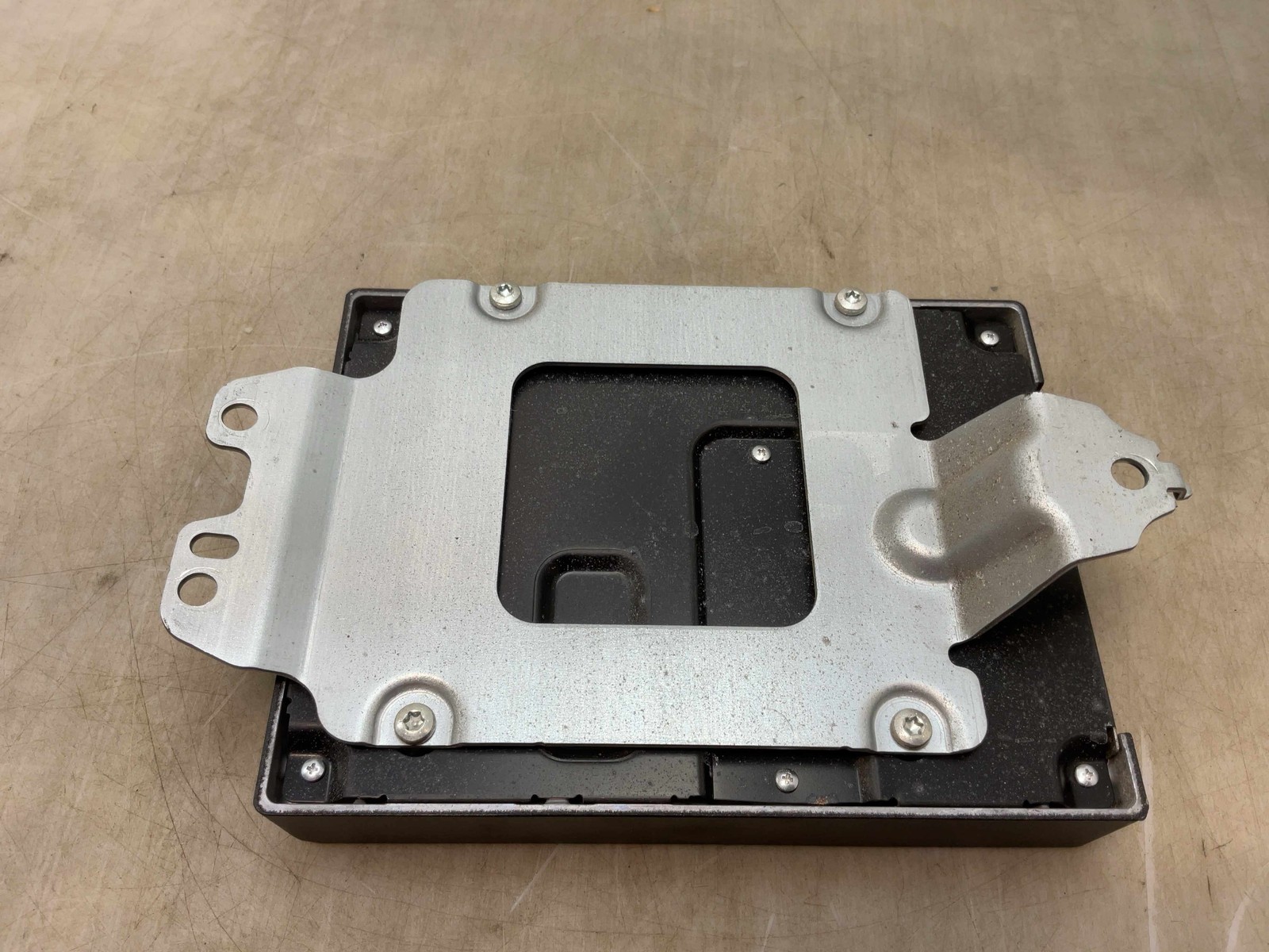 Jeep Wrangler JL OEM Factory Premium Sound Alpine Amplifier 2018-2024 178638