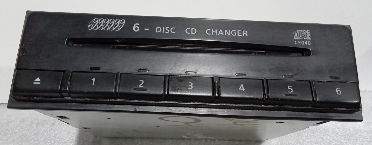 2004-2006 Nissan Sentra 6 Disc CD Changer 1 Din 58558 OEM 281846Z700