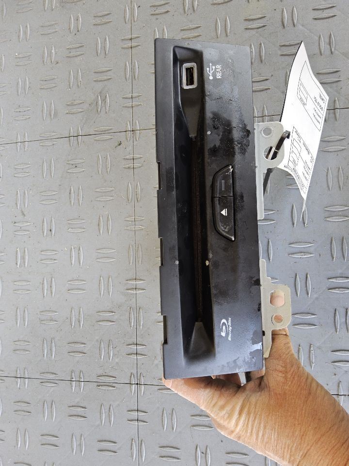 2017 Chrysler Pacifica Dash Mounted DVD Player