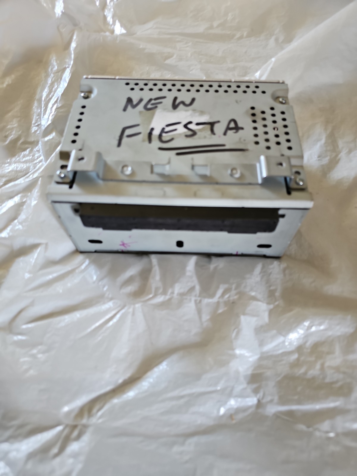 GENUINE Ford Fiesta CD Player AA6T18C815AD
