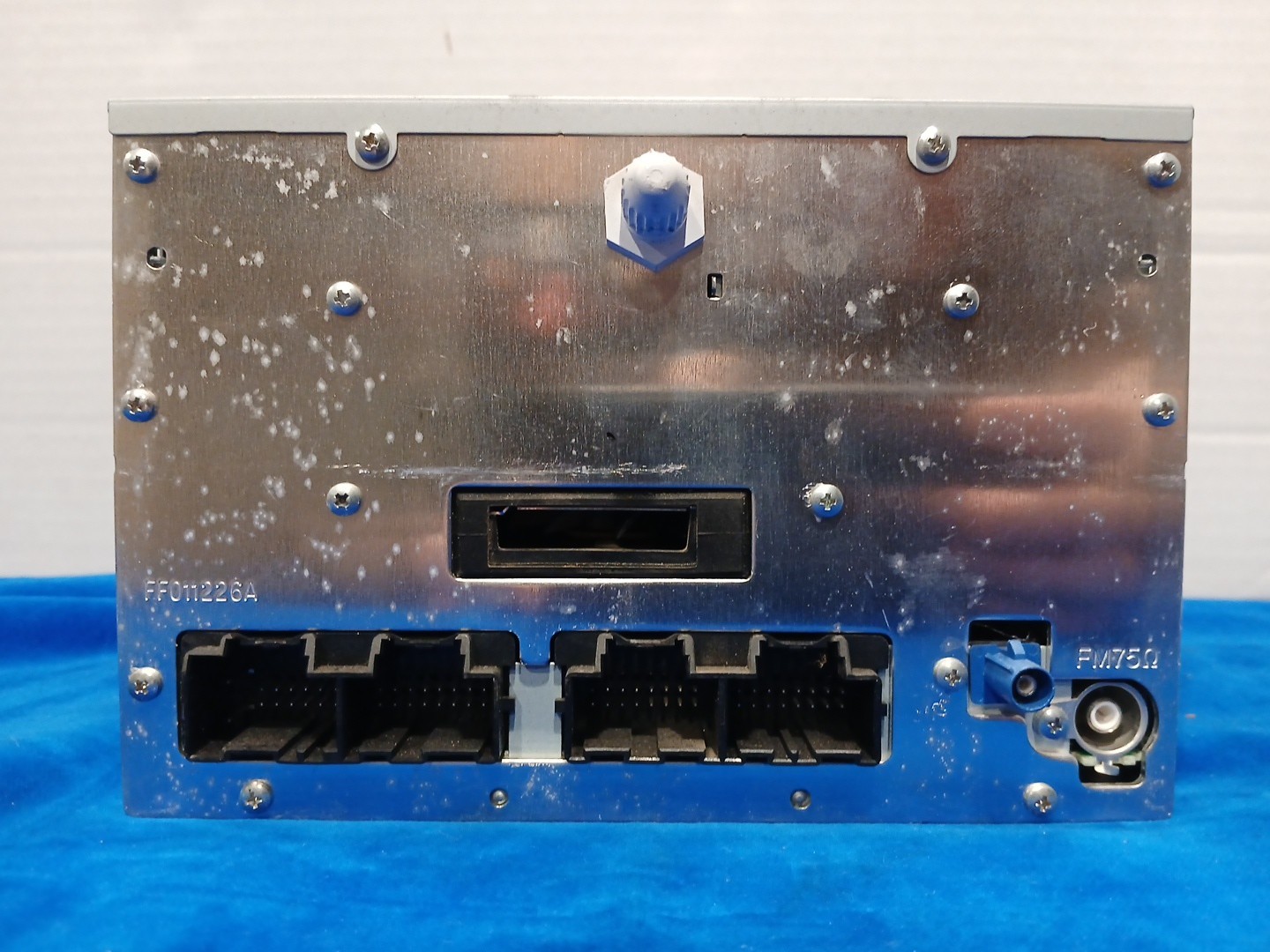 Genuine GMC 15940103 Radio Navigation CD DVD MP3 Player
