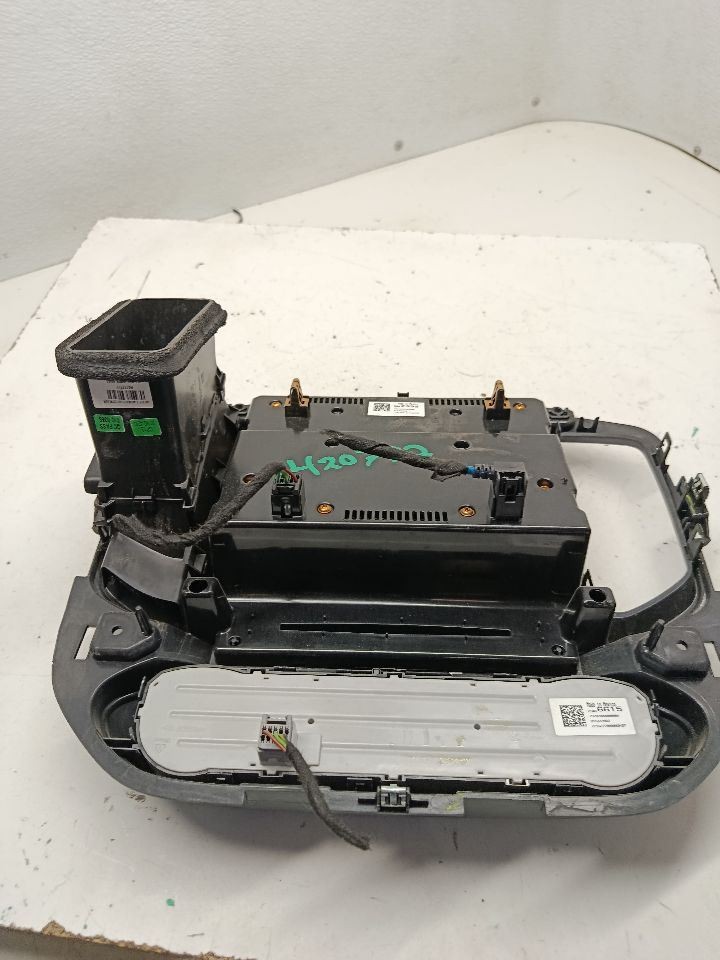 Audio Equipment Radio Control Panel With Screen Fits 15-22 CANYON 4157676