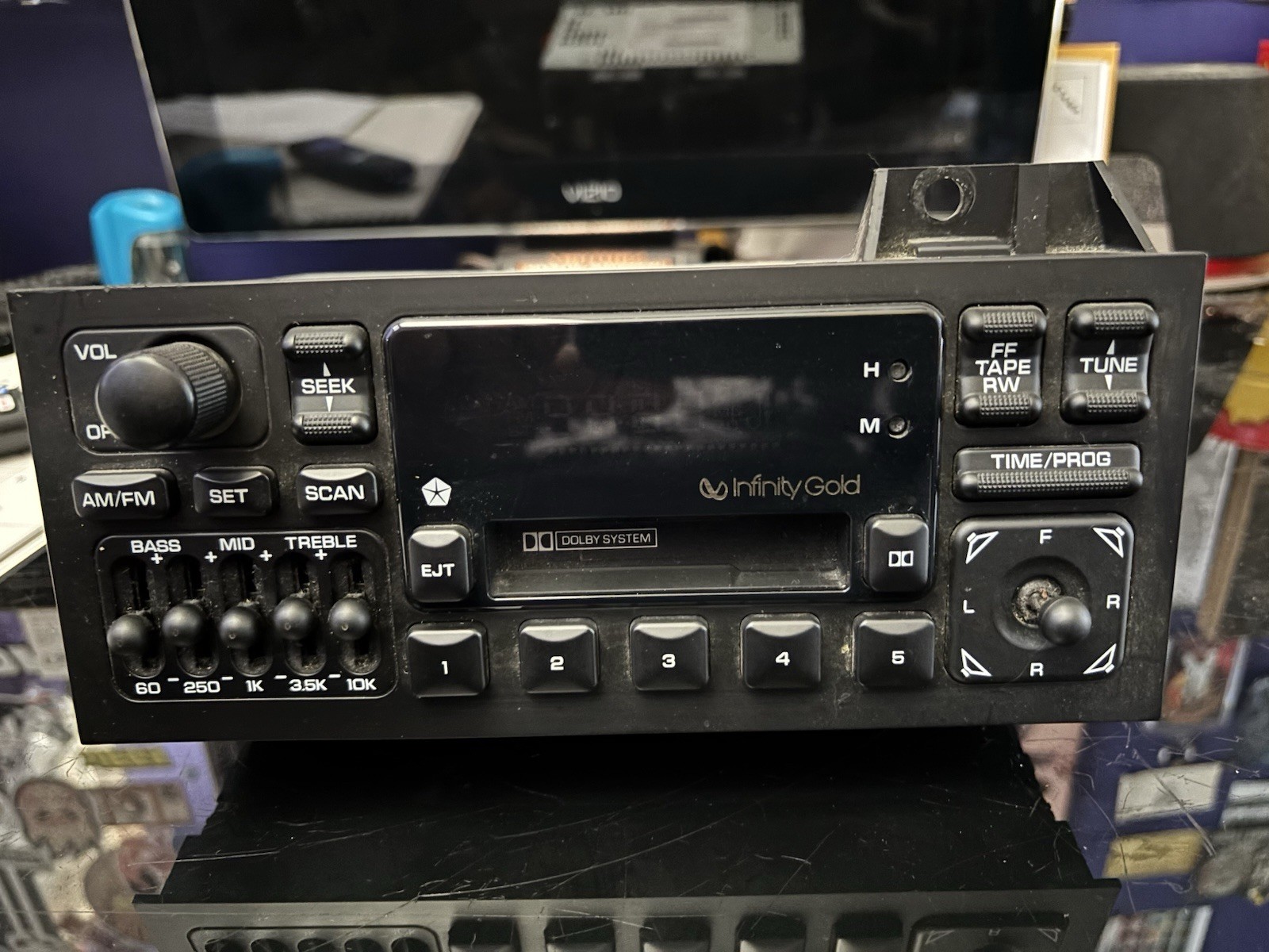Chrysler Infiniti Gold Car Stereo