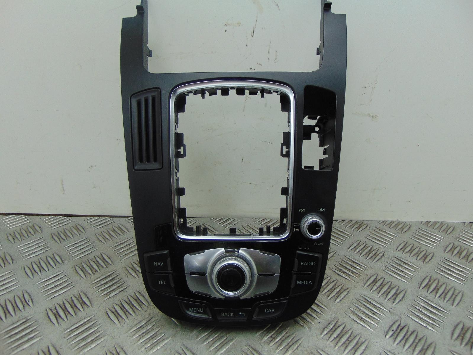 Audi A4 Radio Stereo Head Unit & Centre Console No Code 7 Pin Plug B8 2008-2015A