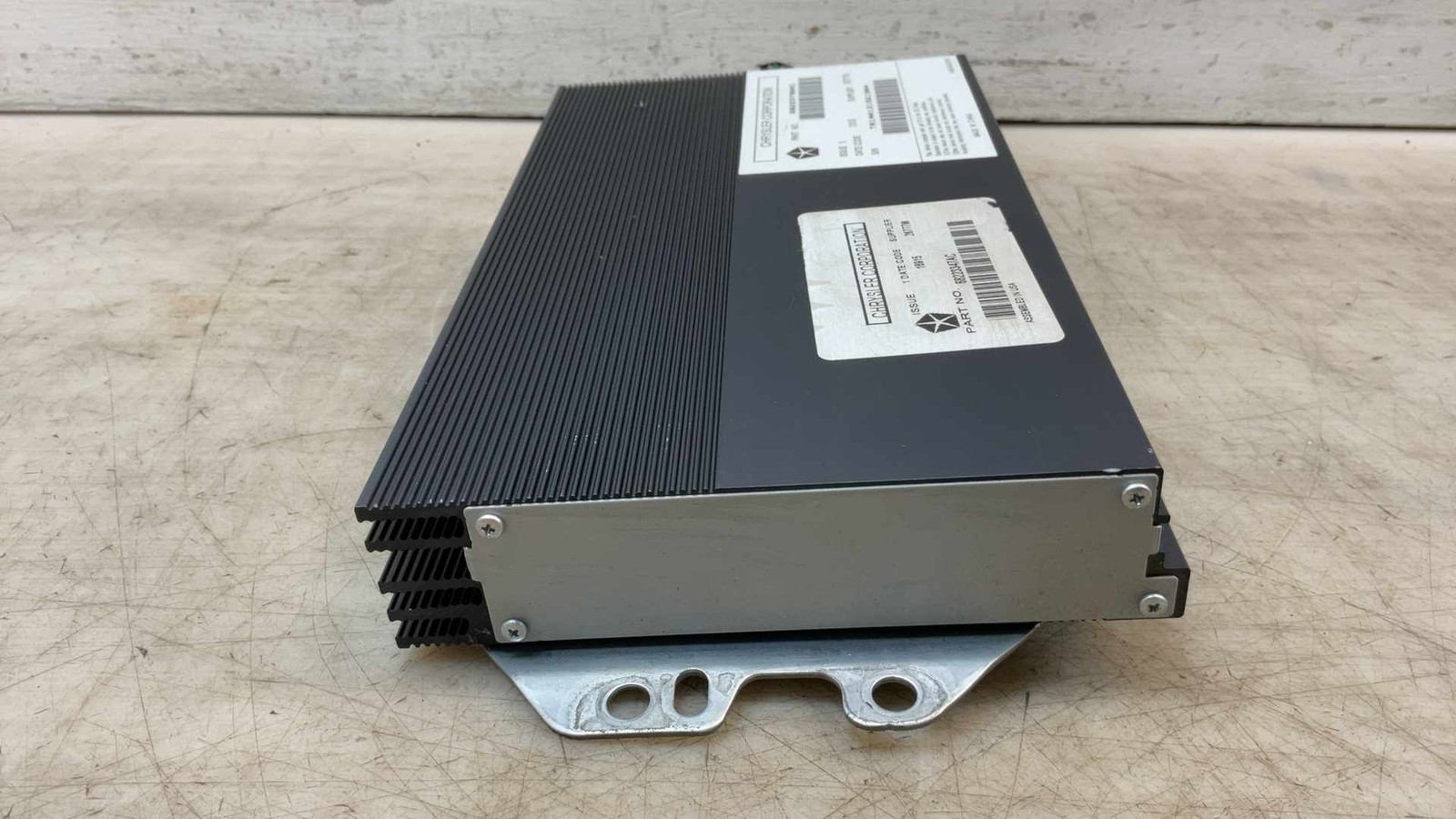 Jeep Wrangler JK OEM Factory Premium Amplifier 68223347AC 2015 180406