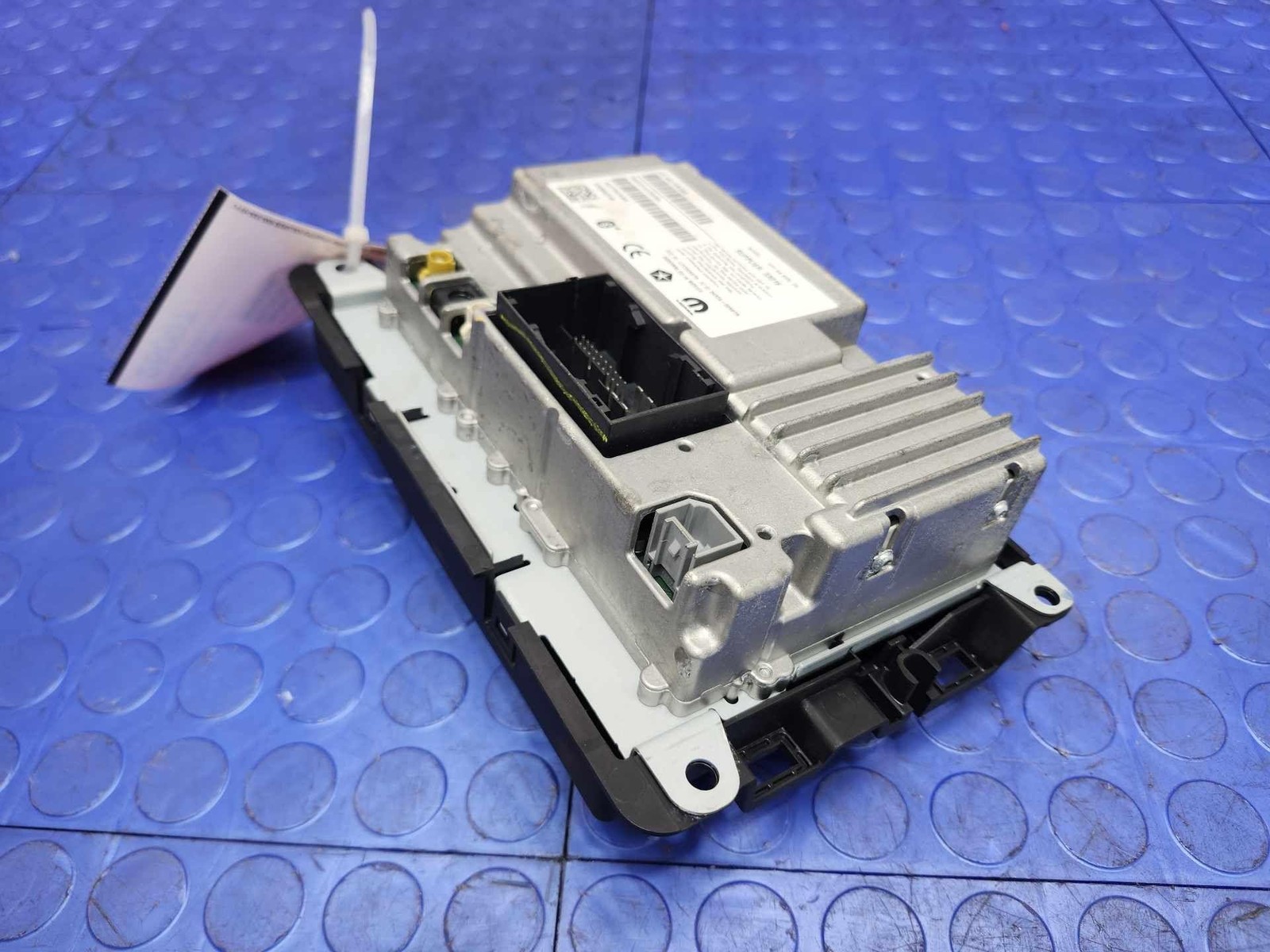 17-18 Dodge Ram Truck Radio Receiver Head Unit AM FM UConnect 3″ Screen OEM