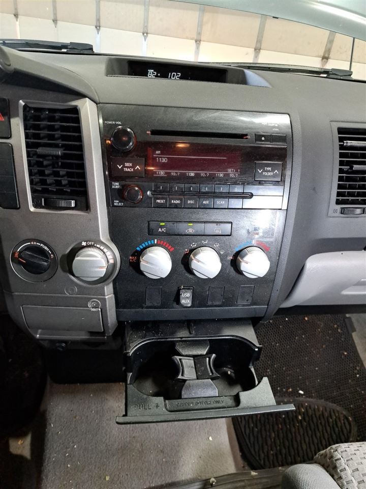 2010 Tundra Stereo Radio Display & Receiver Sku#4503156