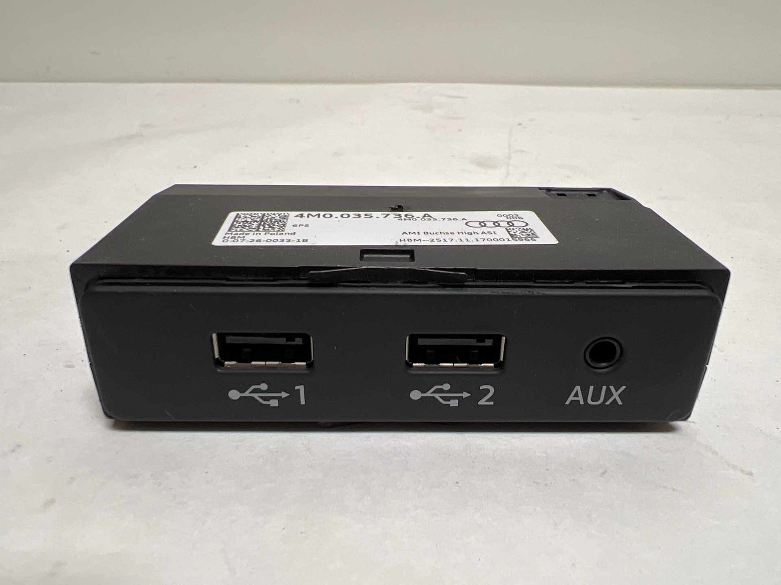 2017-2020 Audi Q7 OEM Audio USB AUX Interface Jack Port Hub 4M0035736A (TL)